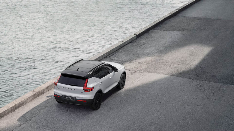 Volvo XC40 2.0 B4P Ultra Black Edition 5dr Auto Petrol Estate